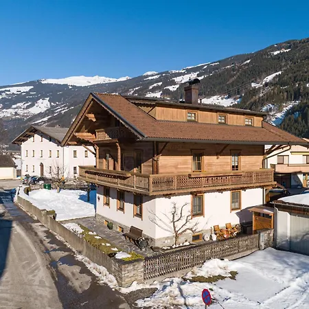 Haus Stock Apartment